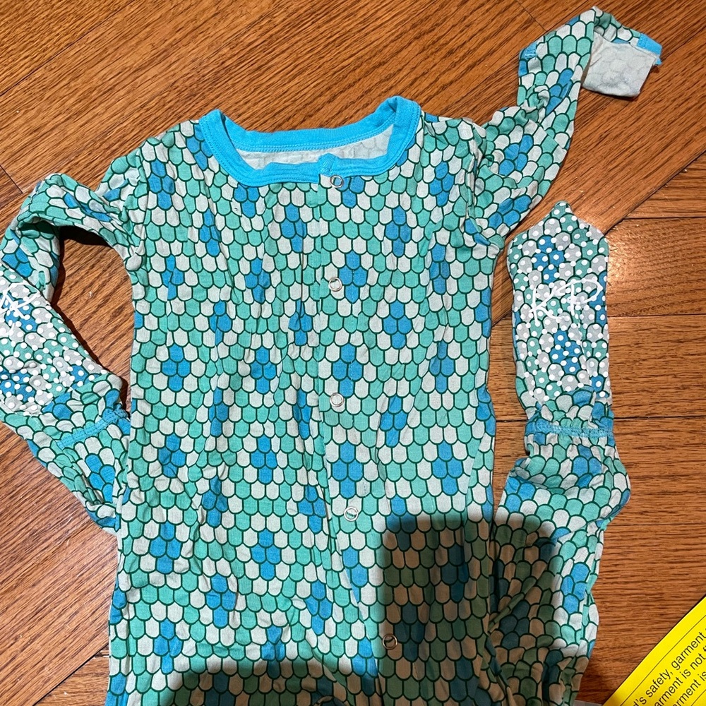 Kikee Pants Viscose footed baby 12-18 mnth (recommend runs small 6-12 months)